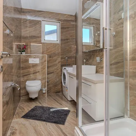 Mavracic 2 By Interhome Apartmán *