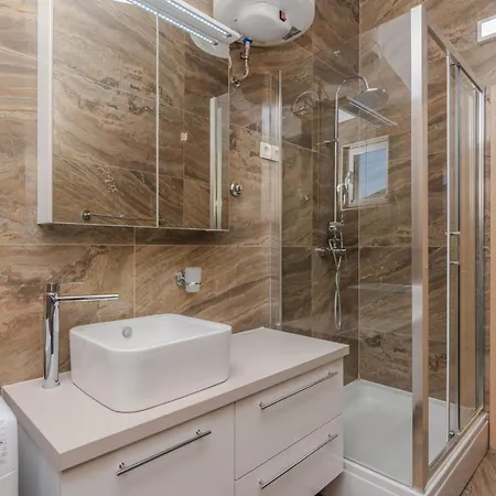 Mavracic 2 By Interhome Apartmán